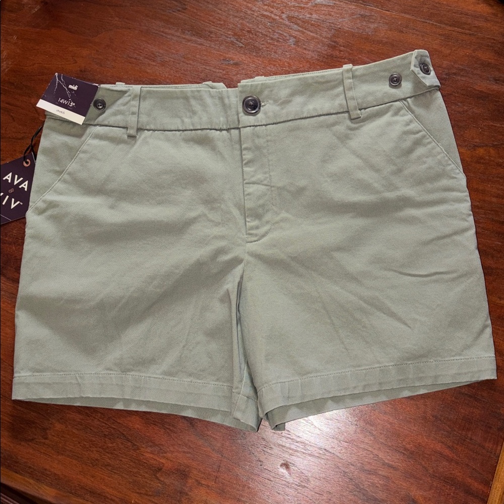 NWT Ava & Viv olive green midi shorts women’s 14W; stretch; 5” inseam